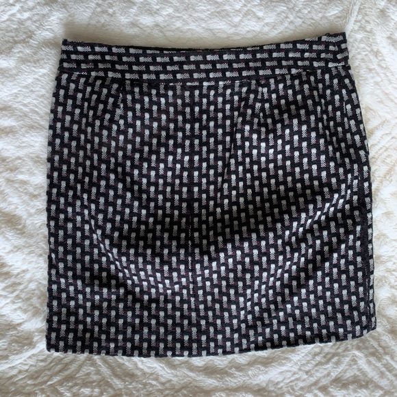 Loft Skirt - Picture 2 of 5